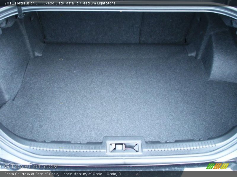  2011 Fusion S Trunk