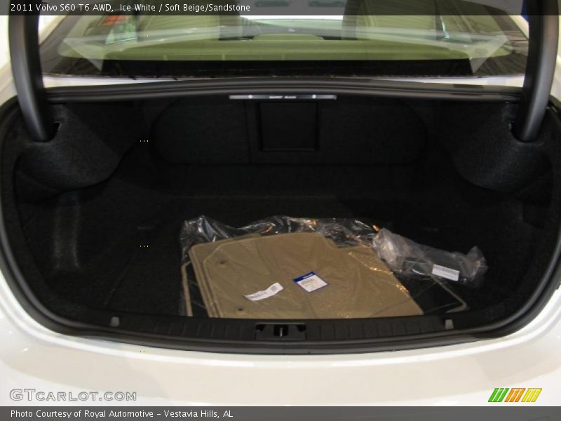 Ice White / Soft Beige/Sandstone 2011 Volvo S60 T6 AWD