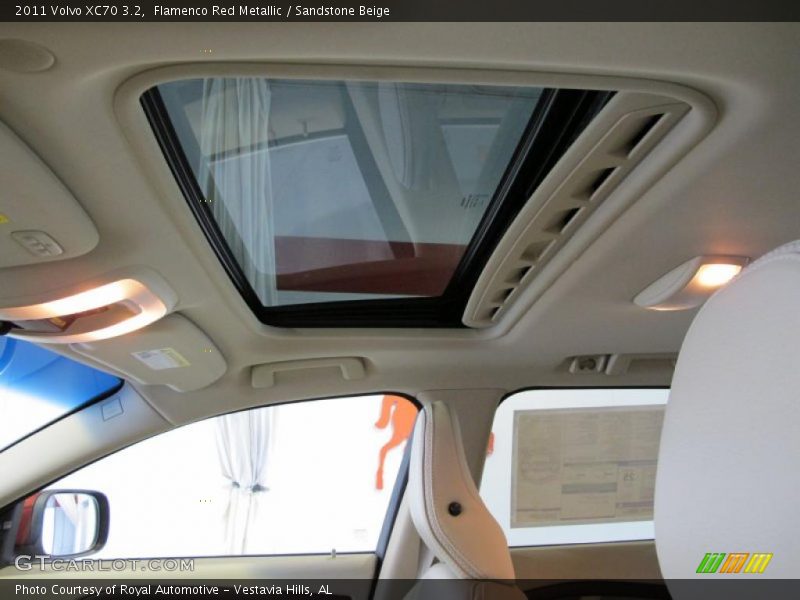 Sunroof of 2011 XC70 3.2