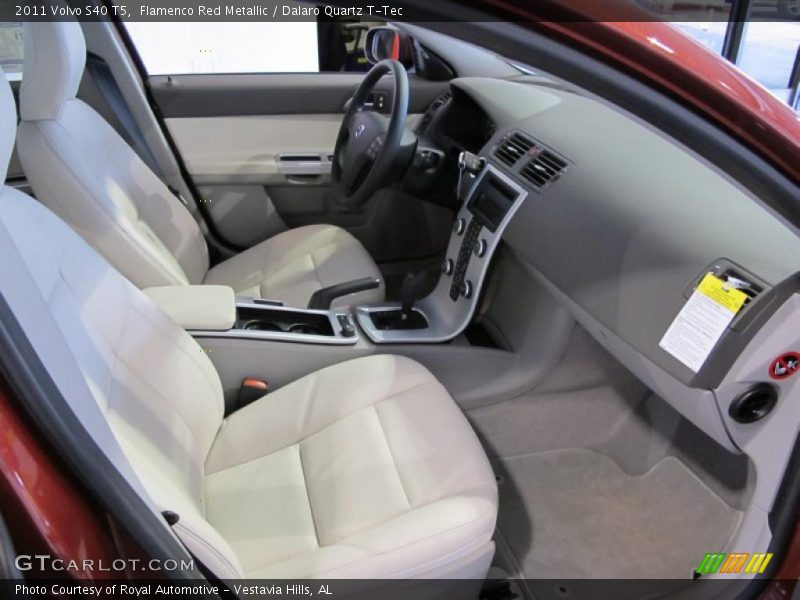  2011 S40 T5 Dalaro Quartz T-Tec Interior