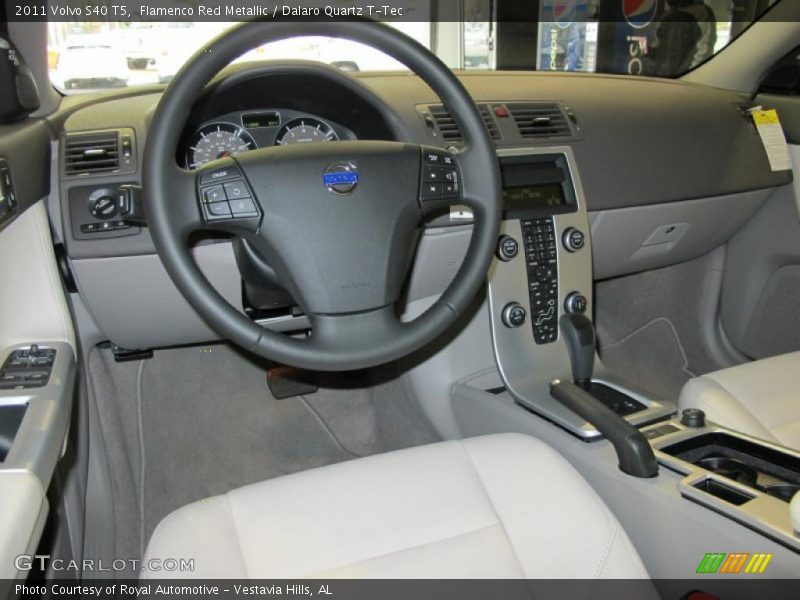  2011 S40 T5 Dalaro Quartz T-Tec Interior