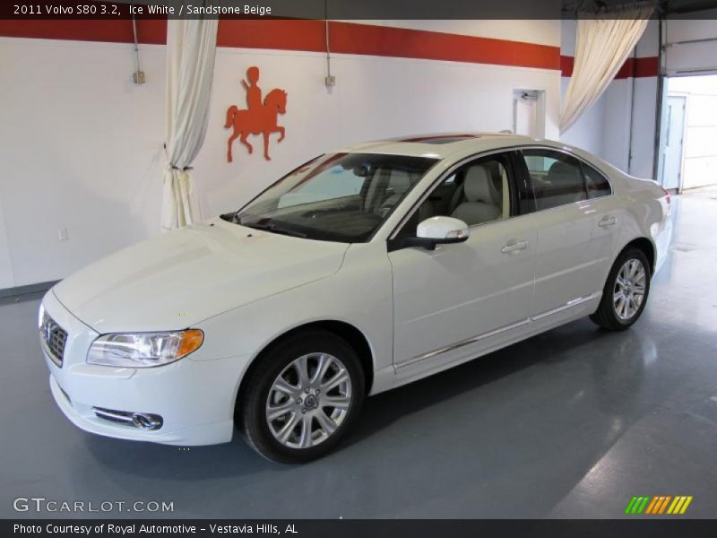 Ice White / Sandstone Beige 2011 Volvo S80 3.2