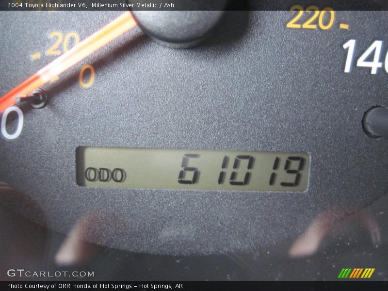 Millenium Silver Metallic / Ash 2004 Toyota Highlander V6