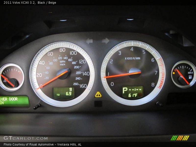 Black / Beige 2011 Volvo XC90 3.2