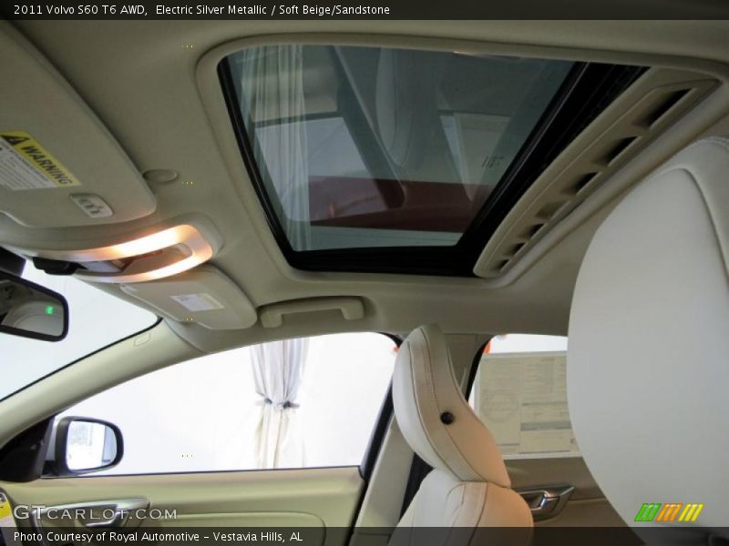 Sunroof of 2011 S60 T6 AWD