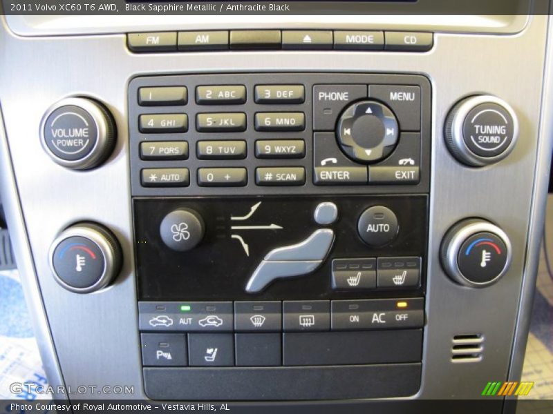 Controls of 2011 XC60 T6 AWD