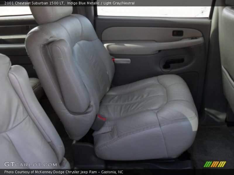 Indigo Blue Metallic / Light Gray/Neutral 2001 Chevrolet Suburban 1500 LT