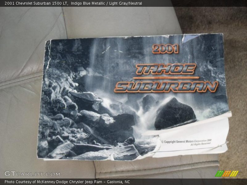 Indigo Blue Metallic / Light Gray/Neutral 2001 Chevrolet Suburban 1500 LT