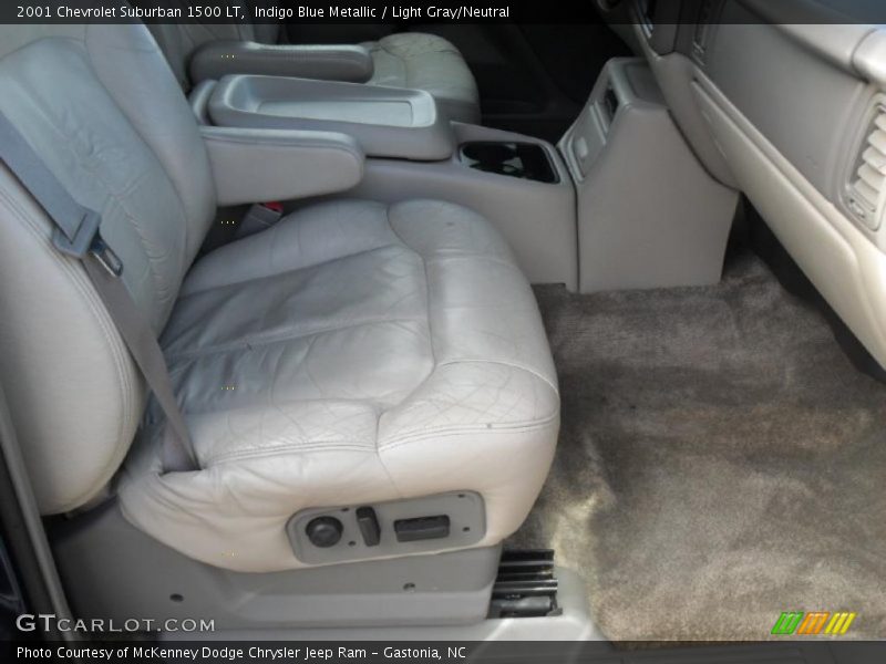 Indigo Blue Metallic / Light Gray/Neutral 2001 Chevrolet Suburban 1500 LT