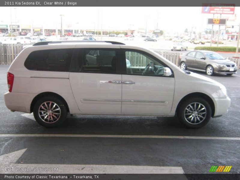 Clear White / Beige 2011 Kia Sedona EX