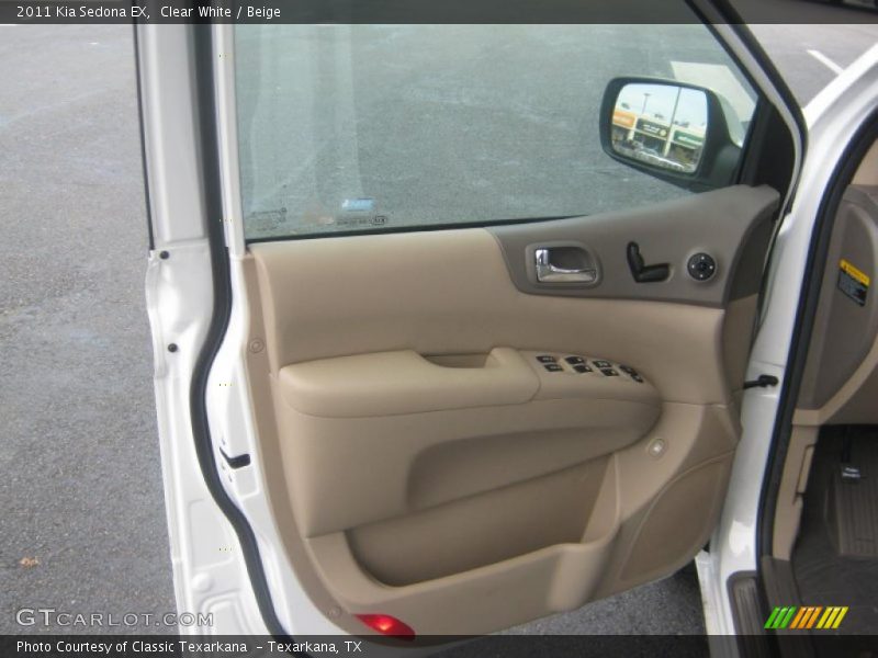 Door Panel of 2011 Sedona EX