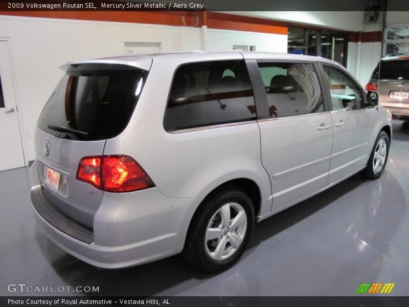Mercury Sliver Metallic / Aero Grey 2009 Volkswagen Routan SEL