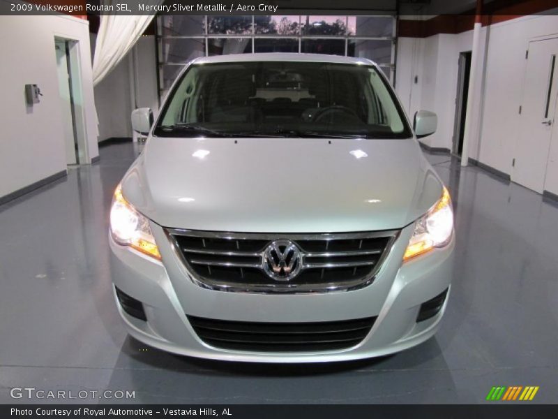 Mercury Sliver Metallic / Aero Grey 2009 Volkswagen Routan SEL