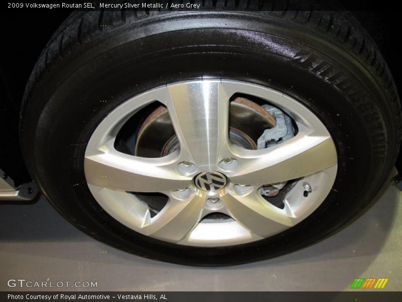 Mercury Sliver Metallic / Aero Grey 2009 Volkswagen Routan SEL