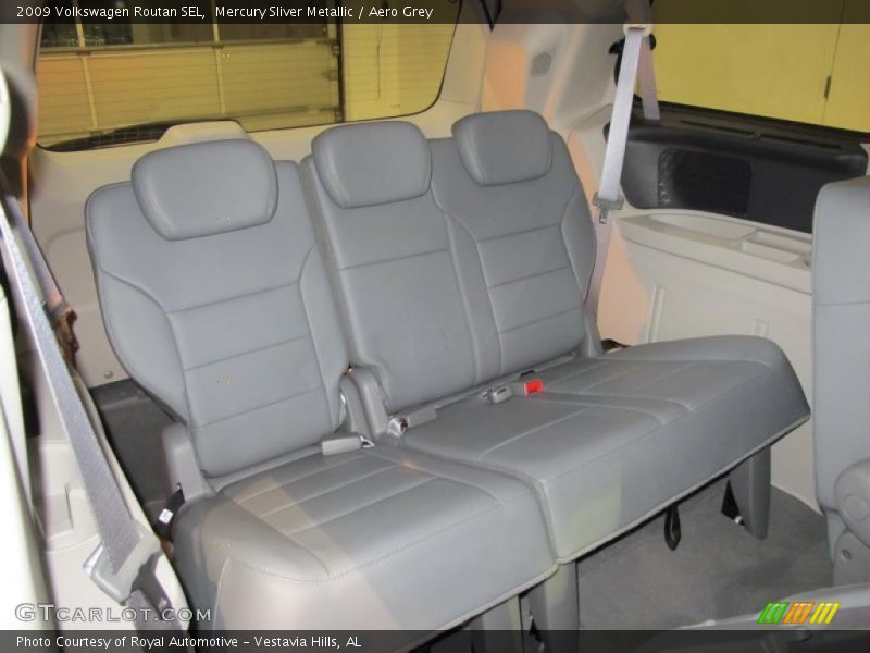  2009 Routan SEL Aero Grey Interior