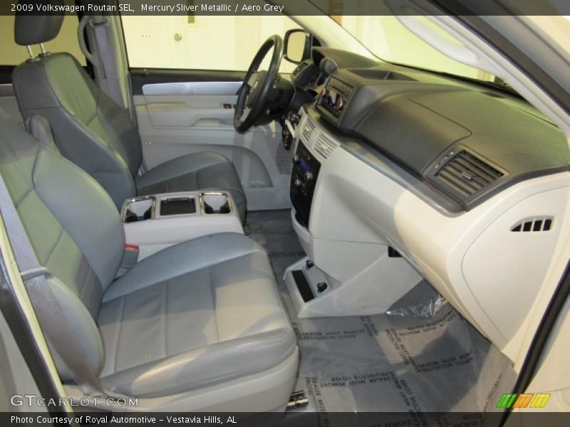  2009 Routan SEL Aero Grey Interior