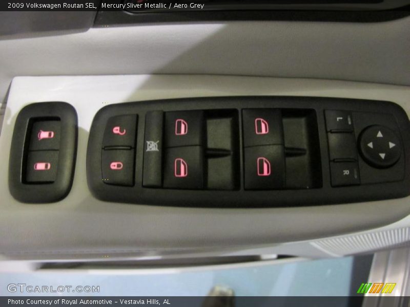 Mercury Sliver Metallic / Aero Grey 2009 Volkswagen Routan SEL