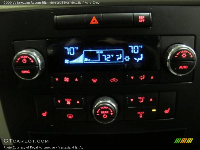 Mercury Sliver Metallic / Aero Grey 2009 Volkswagen Routan SEL