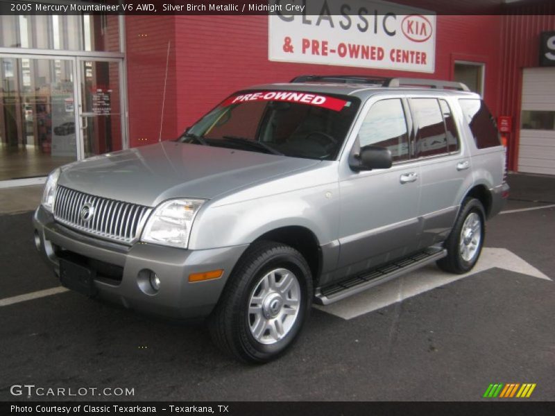 Silver Birch Metallic / Midnight Grey 2005 Mercury Mountaineer V6 AWD