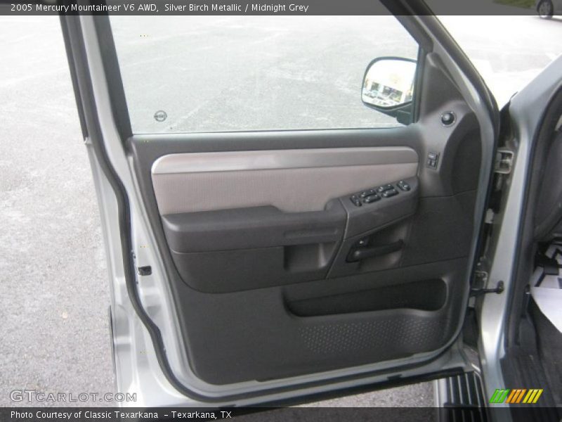 Silver Birch Metallic / Midnight Grey 2005 Mercury Mountaineer V6 AWD