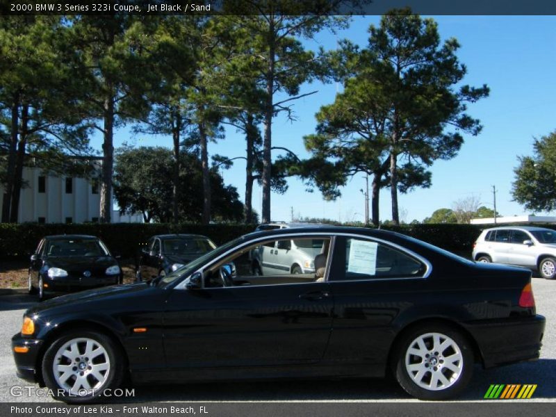Jet Black / Sand 2000 BMW 3 Series 323i Coupe