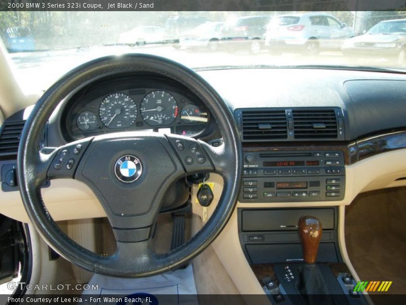 Jet Black / Sand 2000 BMW 3 Series 323i Coupe