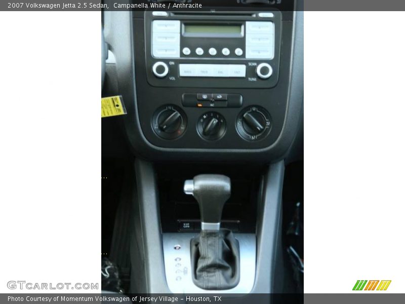 Campanella White / Anthracite 2007 Volkswagen Jetta 2.5 Sedan