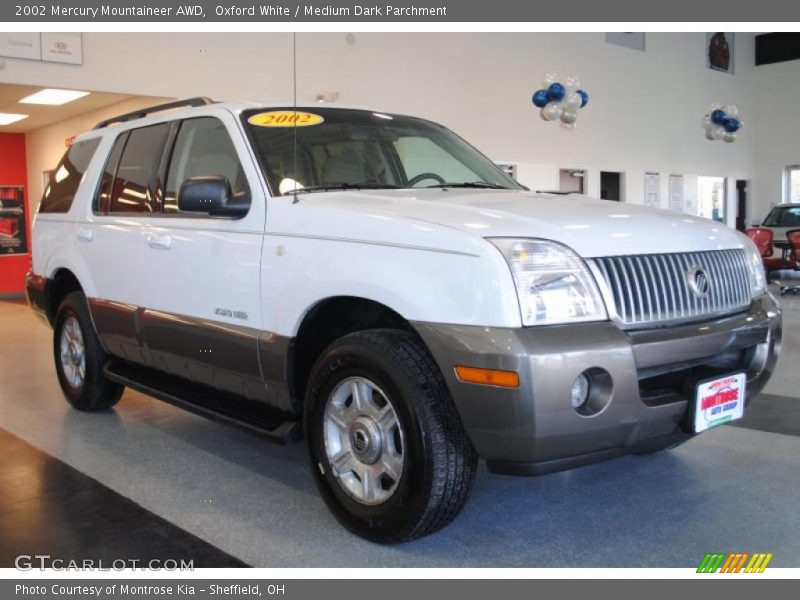 Oxford White / Medium Dark Parchment 2002 Mercury Mountaineer AWD