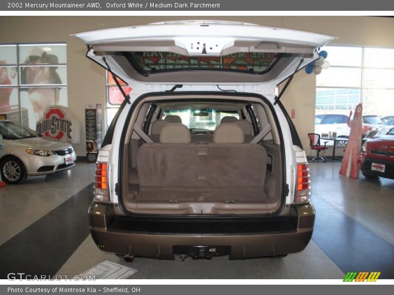 Oxford White / Medium Dark Parchment 2002 Mercury Mountaineer AWD