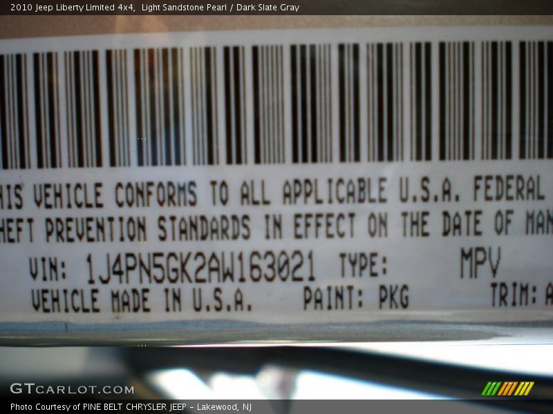 Light Sandstone Pearl / Dark Slate Gray 2010 Jeep Liberty Limited 4x4