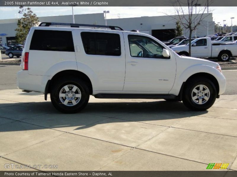 Avalanche White / Graphite 2005 Nissan Pathfinder LE 4x4