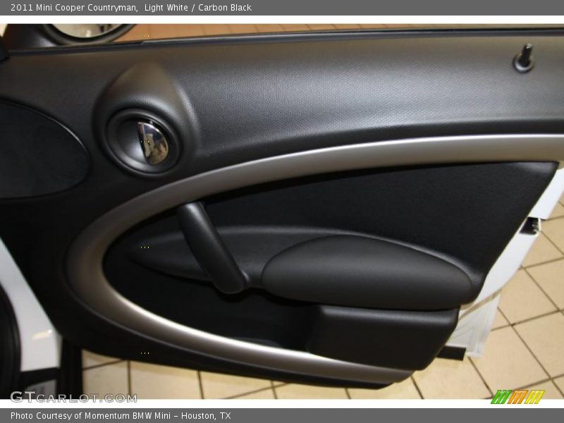 Light White / Carbon Black 2011 Mini Cooper Countryman