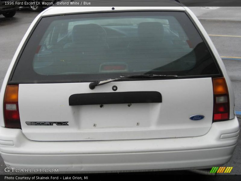 Oxford White / Blue 1996 Ford Escort LX Wagon