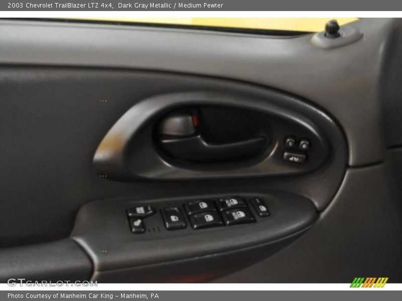 Dark Gray Metallic / Medium Pewter 2003 Chevrolet TrailBlazer LTZ 4x4