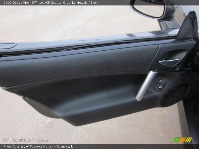Door Panel of 2009 Viper SRT-10 ACR Coupe