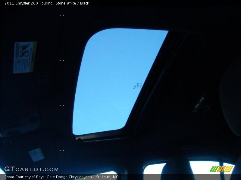 Sunroof of 2011 200 Touring