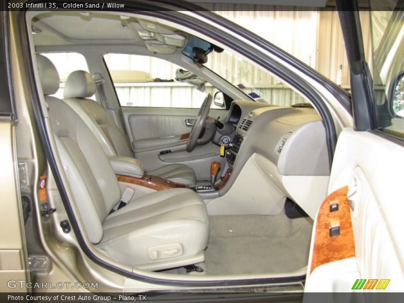  2003 I 35 Willow Interior