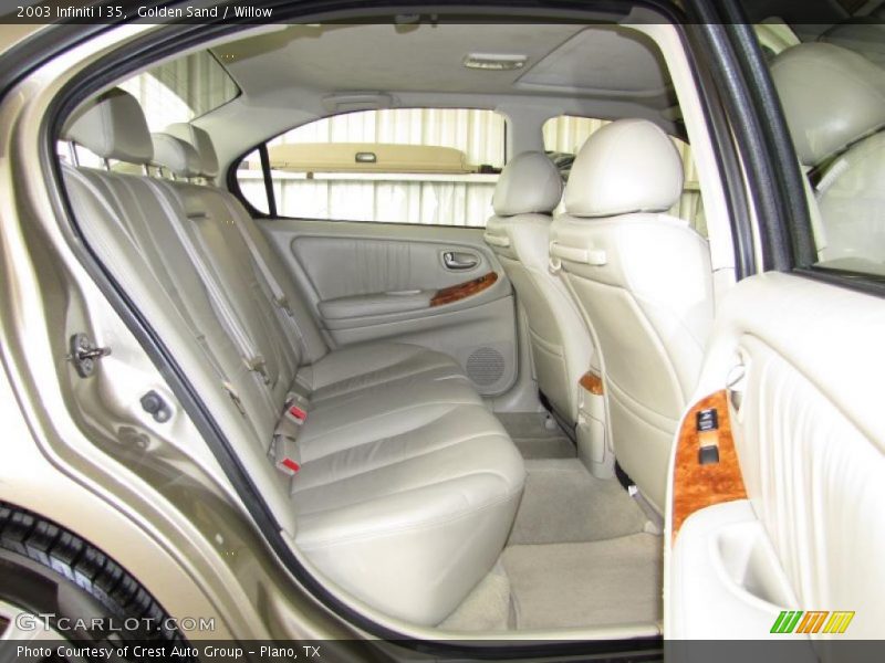  2003 I 35 Willow Interior