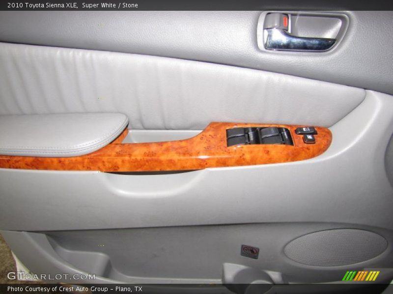 Super White / Stone 2010 Toyota Sienna XLE