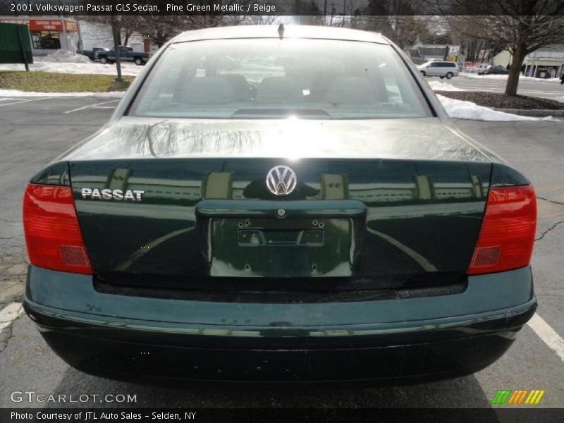 Pine Green Metallic / Beige 2001 Volkswagen Passat GLS Sedan