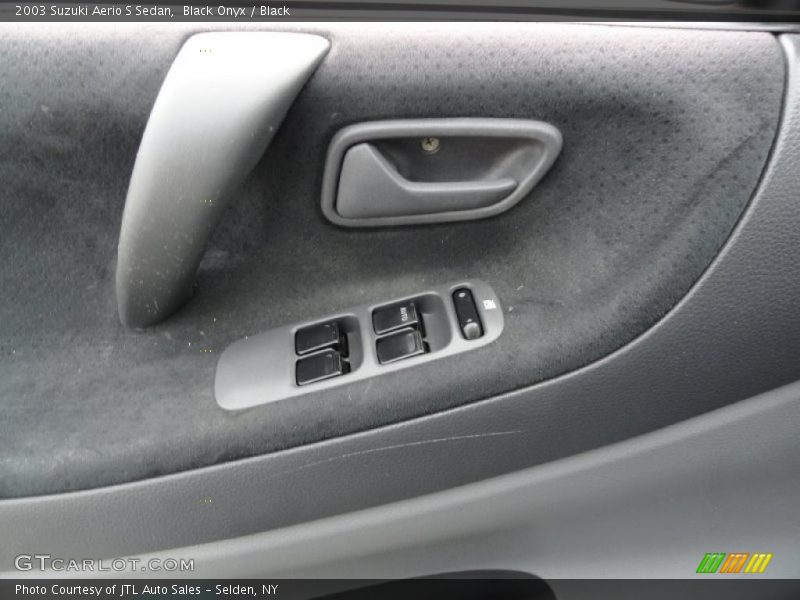 Black Onyx / Black 2003 Suzuki Aerio S Sedan