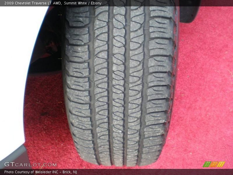 Summit White / Ebony 2009 Chevrolet Traverse LT AWD
