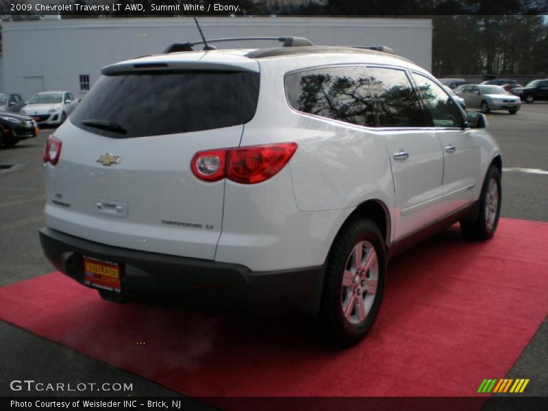 Summit White / Ebony 2009 Chevrolet Traverse LT AWD