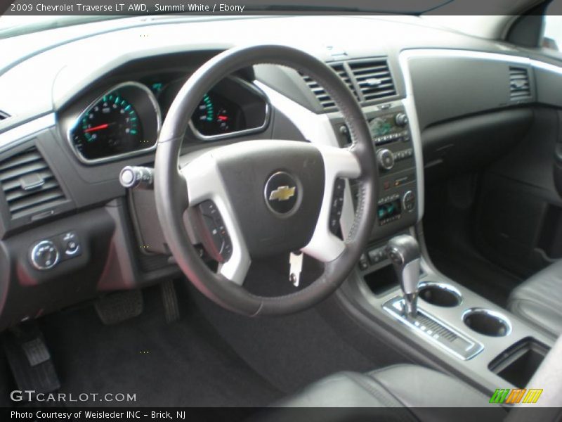 Summit White / Ebony 2009 Chevrolet Traverse LT AWD