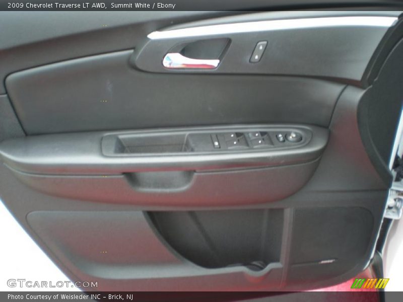 Summit White / Ebony 2009 Chevrolet Traverse LT AWD