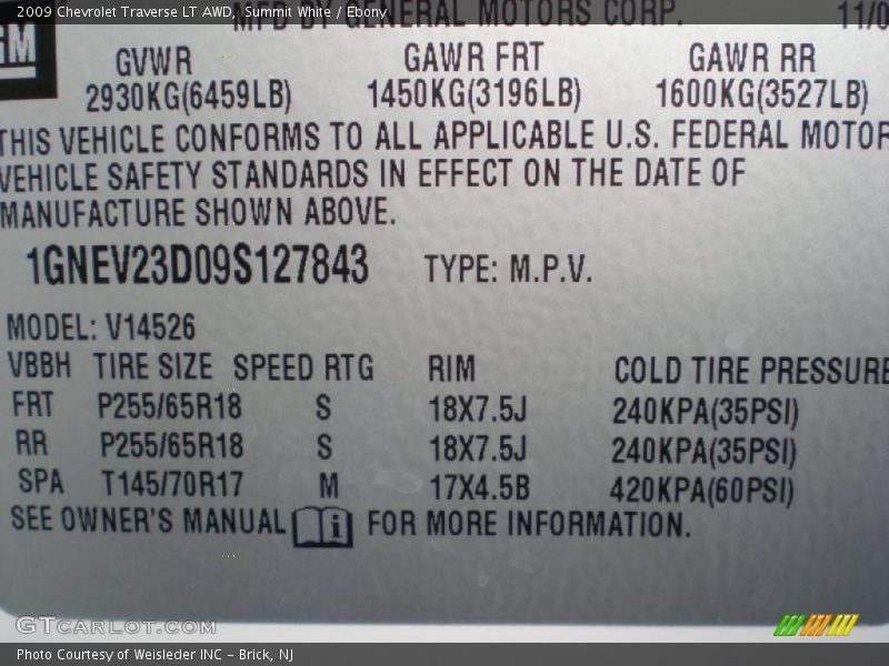 Summit White / Ebony 2009 Chevrolet Traverse LT AWD