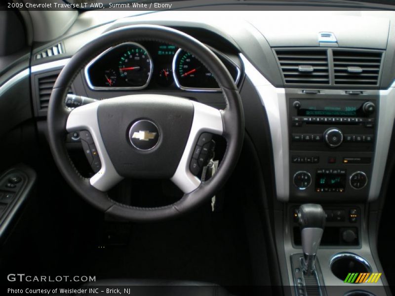 Summit White / Ebony 2009 Chevrolet Traverse LT AWD