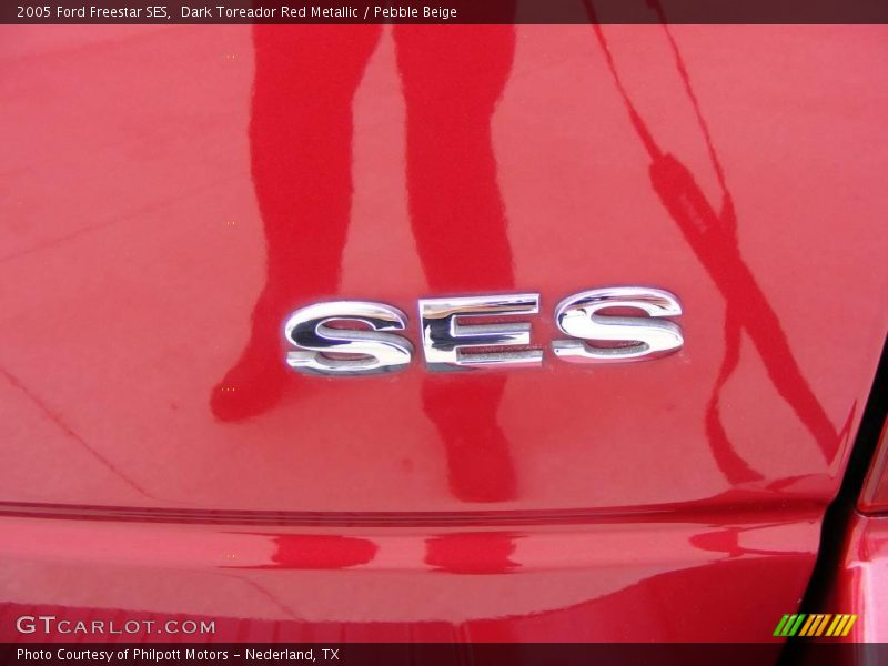 Dark Toreador Red Metallic / Pebble Beige 2005 Ford Freestar SES