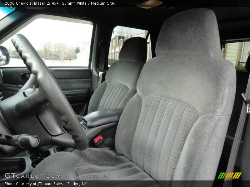 Summit White / Medium Gray 2000 Chevrolet Blazer LS 4x4