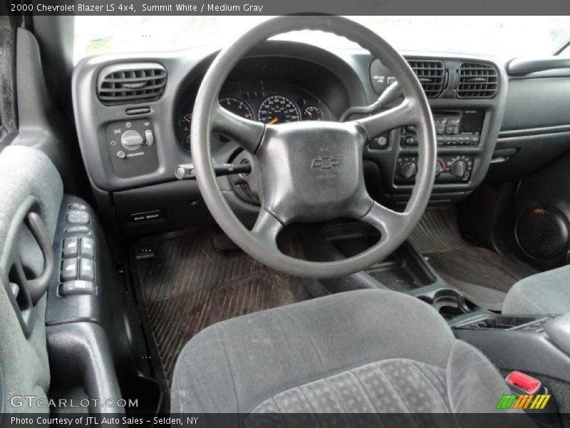 Summit White / Medium Gray 2000 Chevrolet Blazer LS 4x4
